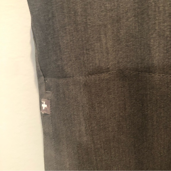 FIGS Graphite Rafaela Oversized Sleeveless Scrub Top Size Medium - Picture 8 of 13